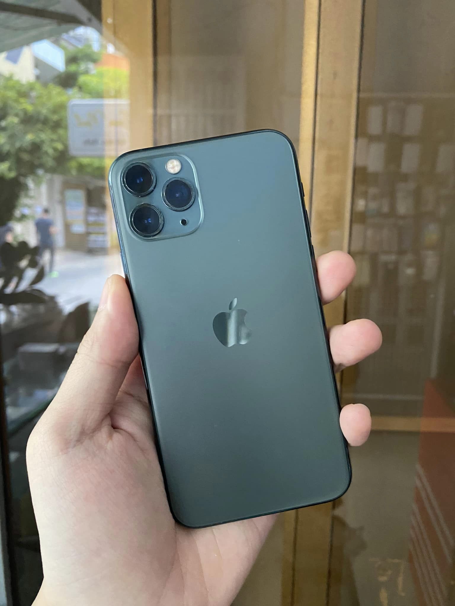 Năm 2024 thì iPhone 11 pro 64GB giá bao nhiêu ?