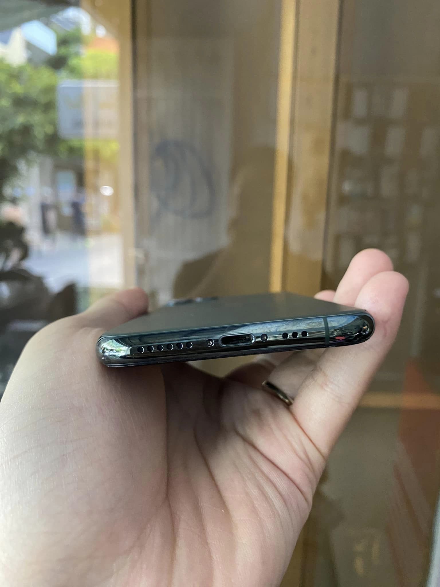 Năm 2024 thì iPhone 11 pro 64GB giá bao nhiêu ?