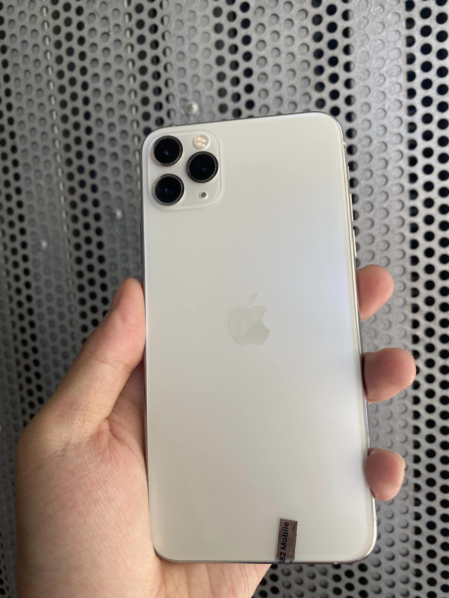 iPhone 11 pro max giá bao nhiêu năm 2024