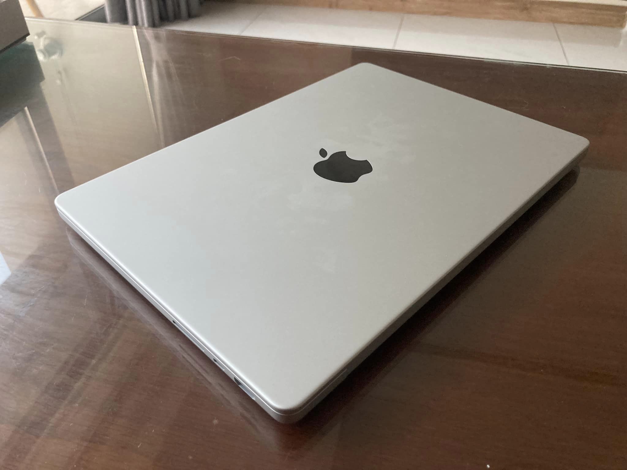 Nên mua macbook màu nào phù hợp năm 2024